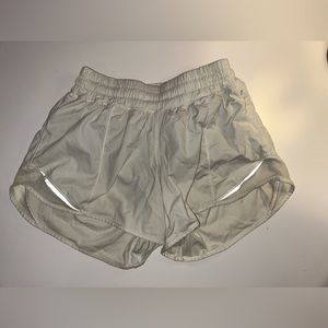 lululemon hotty hot low rise line shorts